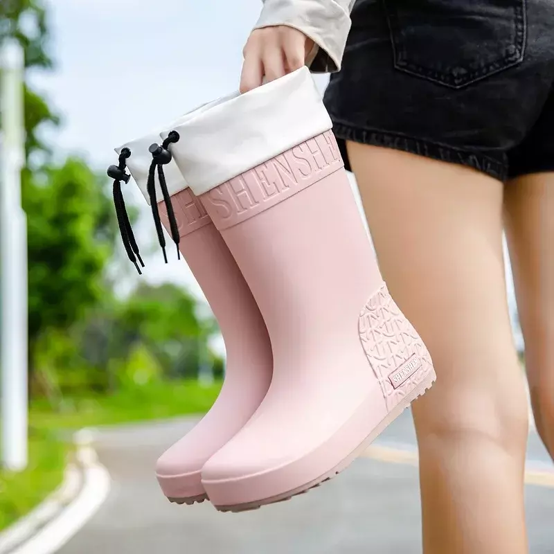 Botas de chuva de bezerro impermeáveis para mulheres, Engrossar botas antiderrapantes, Sapatos de água de PVC para senhoras, Moda ao ar livre de inverno quente