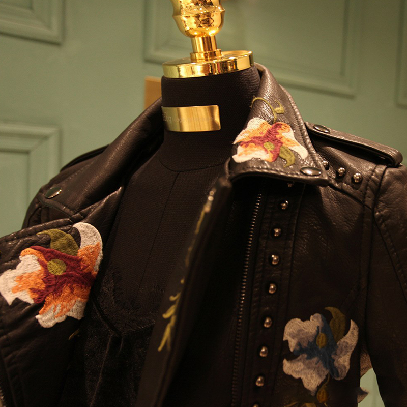 Jaqueta de couro feminino bordado floral falso macio, casaco punk motocicleta, biker rebite bolso outerwear, primavera, outono, inverno