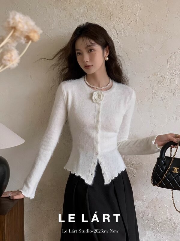 French Fashionable and Elegant Hepburn Flower Slim Fit Cardigan for Women's Autumn and Winter New Wood Ear Edge Knitwear