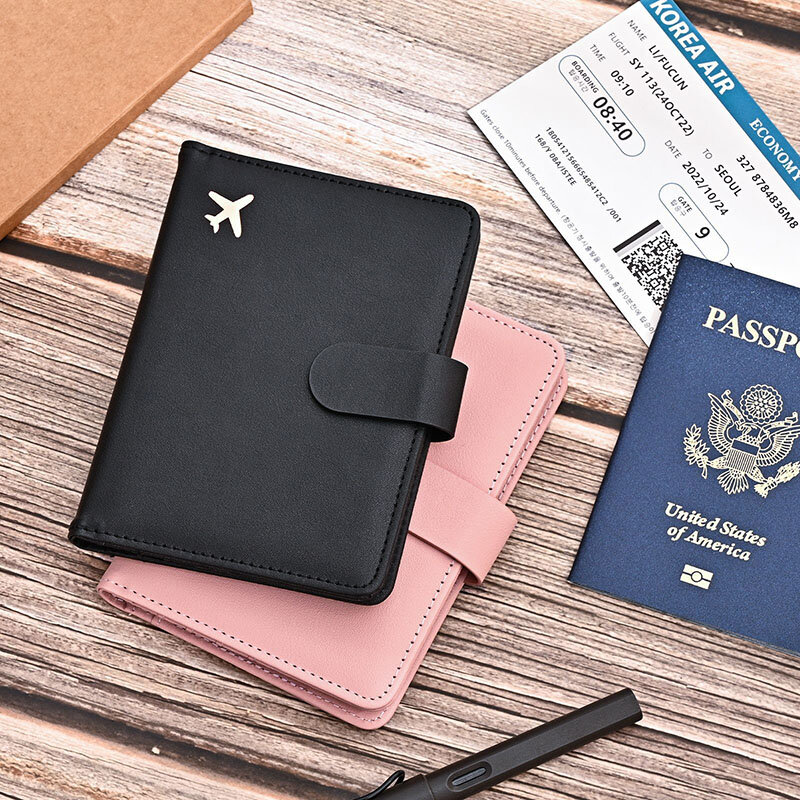 Capa de couro impermeável para passaporte Caso de viagem Carteira de cartão de crédito Livro de passaporte bonito para mulheres e homens Capa de fivela
