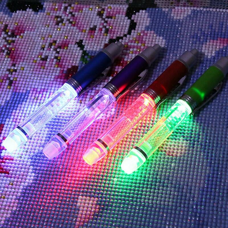 1ชุดปากกาเจาะไฟ LED set pulpen ภาพวาดพลอยเทียมปากกาลายจุดพร้อมหัวเปลี่ยนสำหรับการทำเครื่องประดับปากกาเจาะ