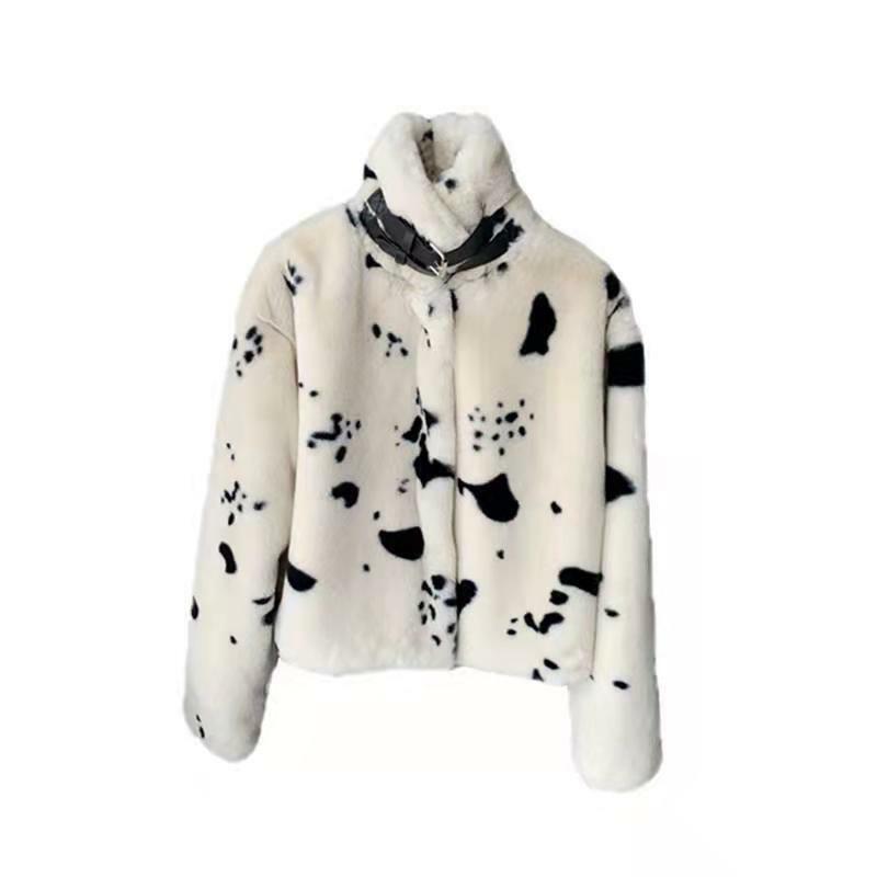 Осенне-зимнее Новое короткое стильное свободное модное пальто из искусственного плюша Молодежный стиль