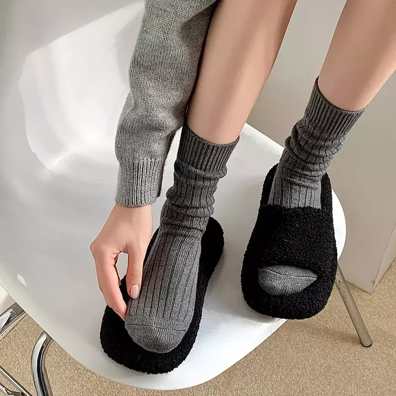 Neue Damen Socken koreanischen Stil Mode lässig gestreifte Socken warm Herbst Winter einfarbig einfache Retro Crew Socken weiblich bequem