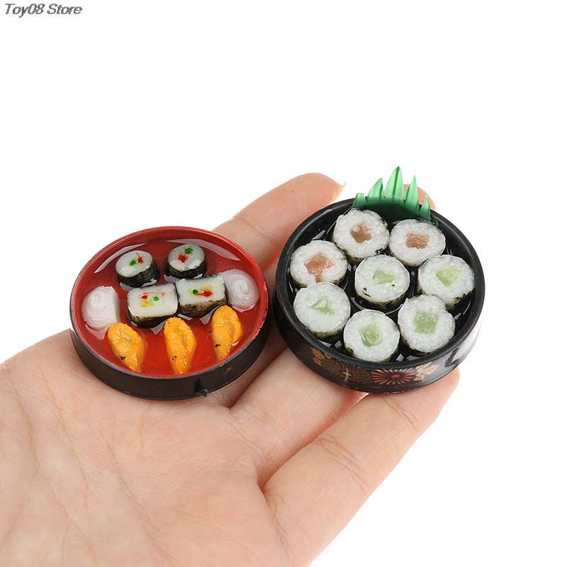 Novo 1 pçs kawaii mini 1/6 escala miniatura casa de bonecas janpanese sushi arroz comida para casa boneca cozinha brinquedo acessórios 2022