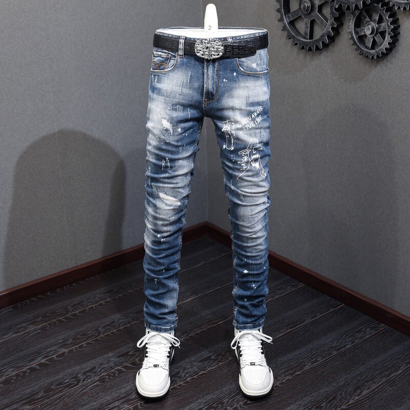 Modne dżinsy męskie uliczna niebieskie w stylu Retro wysokiej jakości elastyczna Slim Fit porwane jeansy mężczyzn drukowana designerska spodnie dżinsowe w stylu Vintage Hombre