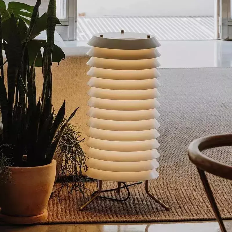 Nordic Design retro lâmpada de assoalho, cabeceira Table Lamp, moderno e minimalista, medieval, sala de estudo, branco