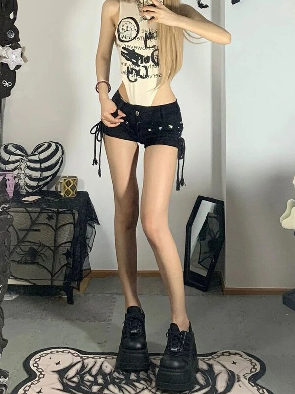 QWEEK seksowna z wiązaniami spodenki jeansowe damskie amerykański Retro Harajuku Streetwear Punk Gothic studentki Shots 2024 wiosenne lato moda
