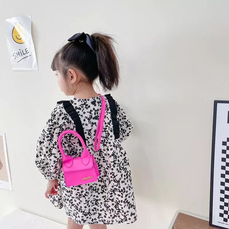 2023 neue Kinder Mini Umhängetaschen niedlichen Leder Geldbörsen Handtaschen für Baby Mädchen kleine Münze Brieftasche Beutel Box Mädchen Geldbörse Mode