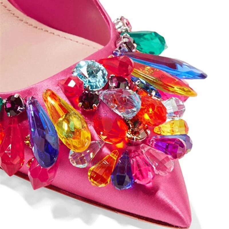 Bombas de dedo apontado com decoração de cristal colorida para mulheres, sapatos deslizantes, salto alto fino, rosa vermelha, moda banquete, 2023