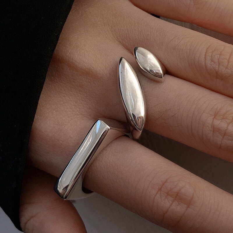 Кольцо женское серебряное в винтажном стиле, с открытыми пальцами