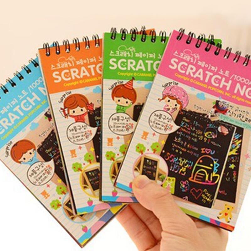 Papel de desenho de raspagem mágica, DIY Doodle Notebook, pintura colorida, Scratch Art Gift for Kids, cor aleatória, 12 folhas