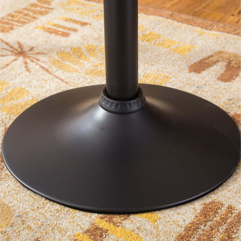 โต๊ะไม้และแท่งเหล็กสี่เหลี่ยมปรับความสูงได้โต๊ะบิสโทรในครัวผับสีดำ