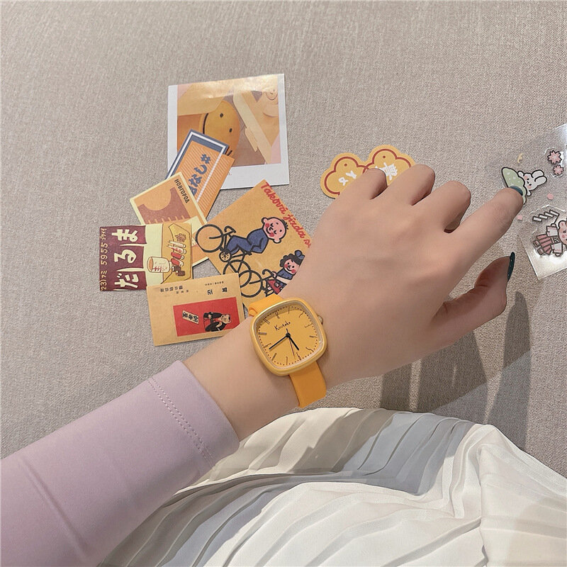 Novo estilo japonês energético Little Girl Square Dial Quartz Watch Color Silicone Strap impermeável Sports Boy Watch Clock