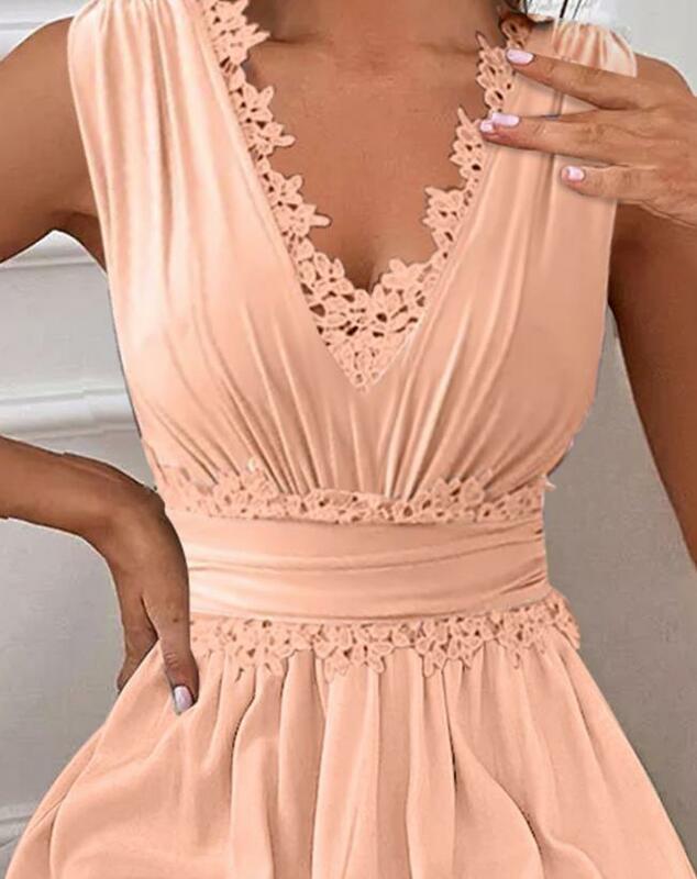 Gaun untuk wanita 2024 musim panas kerah V tanpa lengan kontras renda Trim Ruffle Hem dekorasi pesta liburan gaun Mini