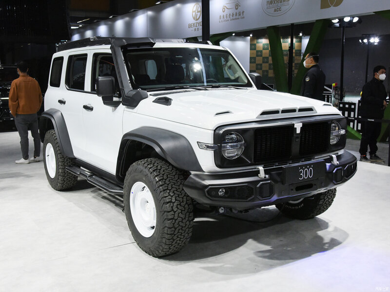 2023 Real Chinese Car for Adult Great Wall GWM Off-road Tank 300 SUV Car 2.0T Petrol Fuel 4WD Luxury SUV