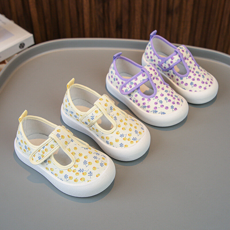 2024 New Kids Canvas Shoe Girls Floral Sweet Princess Flat Sneakers coreano traspirante Toddler scarpe Casual scarpe da passeggio per bambini