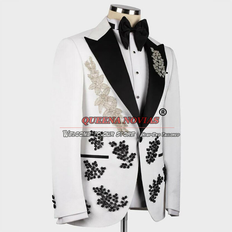 Роскошные свадебные костюмы для мужчин, белая куртка с бисером и кристаллами, жилет, брюки, черные брюки, 3 шт., официальный смокинг для жениха, Индивидуальная работа