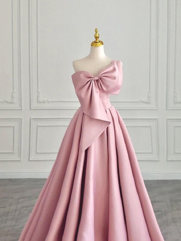 Gaun merah muda Tube Top pertunangan cahaya Host mewah minoritas malam pengantin wanita Satin Toast