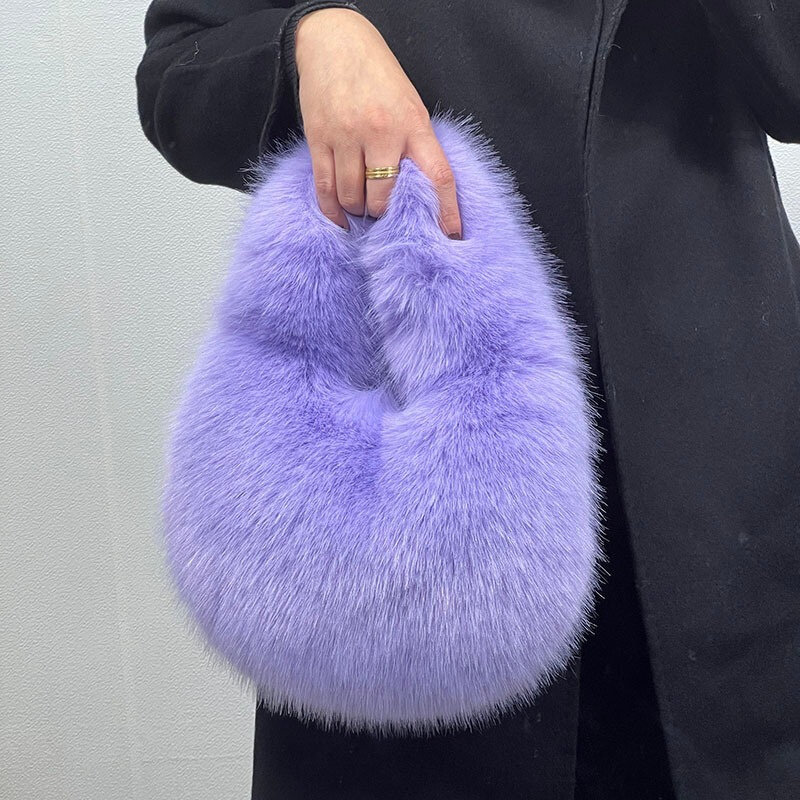Furry Faux Fur Women's Tote Bag Winter Magnetic Buckle Closure Design Faux Fur Clutch Bag Stylish Portable Mini Clutch Bag