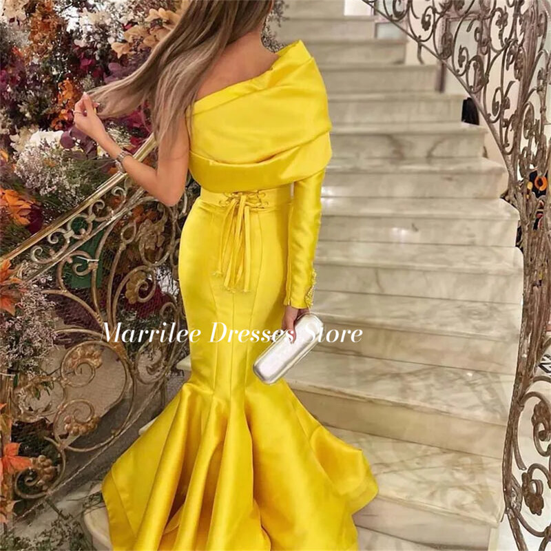 Marrilee 우아한 노란색 메이메이드 비즈 원숄더 얼룩 웨딩 드레스, 패션 바닥 길이 등 없는 레이스업 무도회 가운, 2024