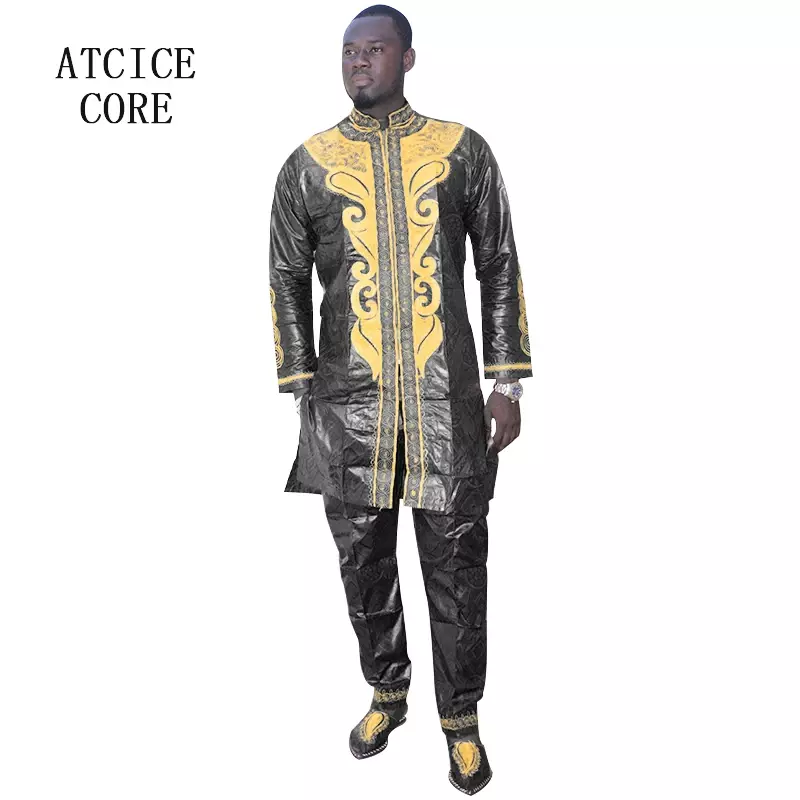 Homem africano moda bazin riche bordado design longo topo com calças sem sapatos