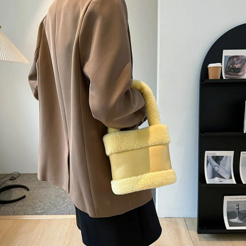 Korean Fashion Autumn Winter Lamb Cashmere Plush Bag Vintage Faux Fur Bag Female Furry Bucket Totes PU Patchwork Handbag