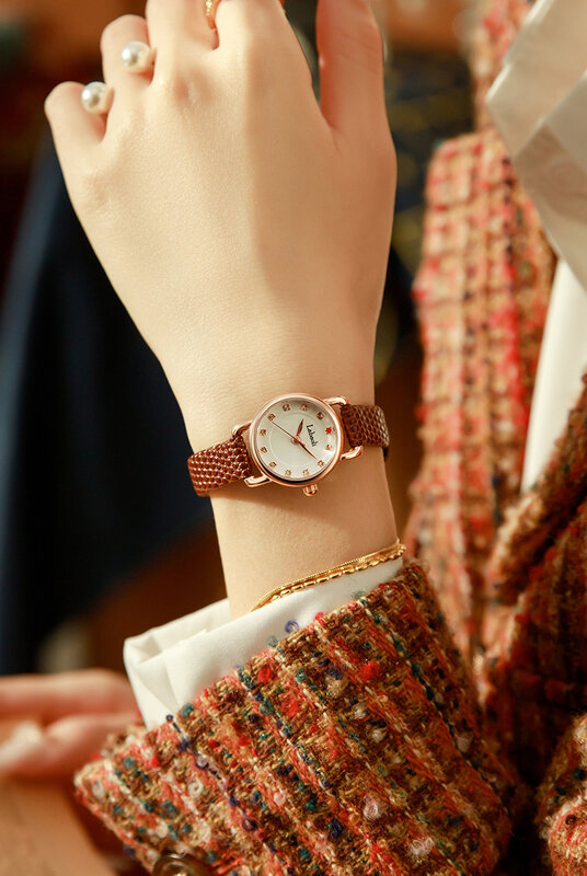 Jam tangan angka Romawi klasik untuk wanita, jam tangan kuarsa wanita Jam persegi bentuk kotak gaya elegan berlian emas Reloj