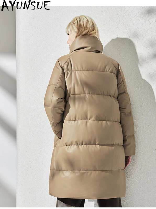 AYUNSUE-Jaqueta de couro real feminina, casaco de ganso branco 90%, colarinho em pé, Parkas quentes meio-longo, casaco de pele de carneiro, moda