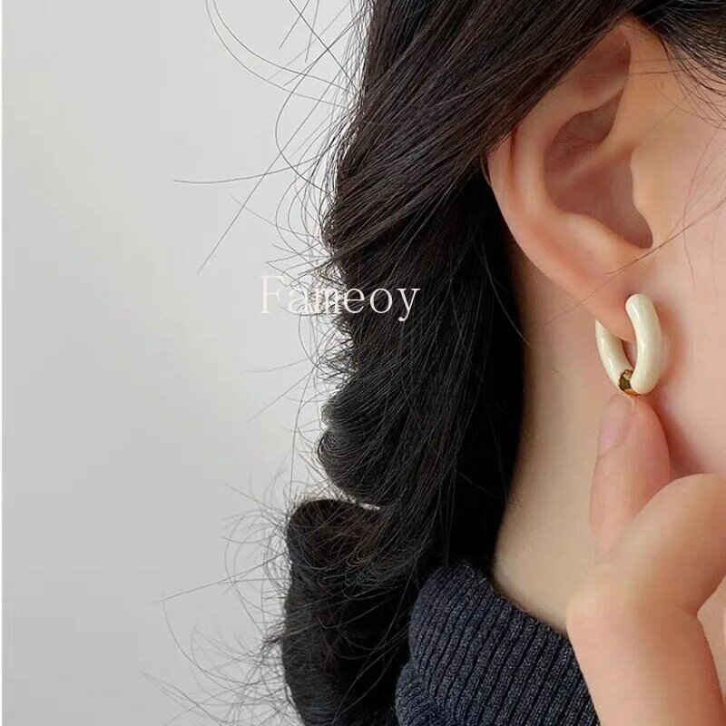 Boucles d'oreilles rondes émaillées pour femmes, style rétro, nouvelle mode 2024