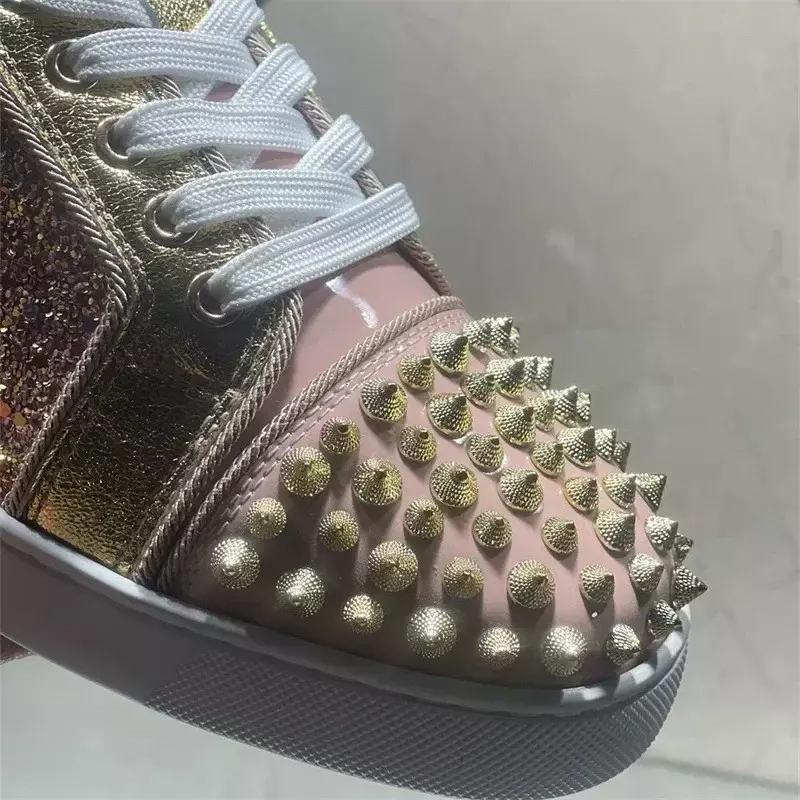 Luxury Designer Red Bottoms Rivets Shoes For Men Breathable Flats Loafers Women Fashion Casual Brand Golden Rhinestones Sneakers