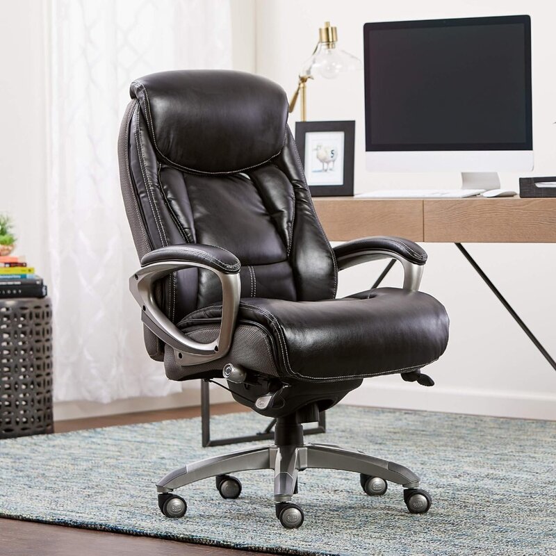 Cadeira ergonômica de couro e malha com contorno lombar e ComfortCoils, camadas inteligentes, preto e cinza, escritório