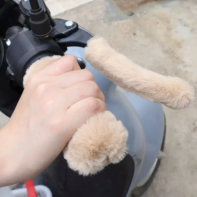Guanto con impugnatura in peluche simulato copri maniglia per moto per guanti invernali con manico caldo spesso copri scaldamani universale per scooter