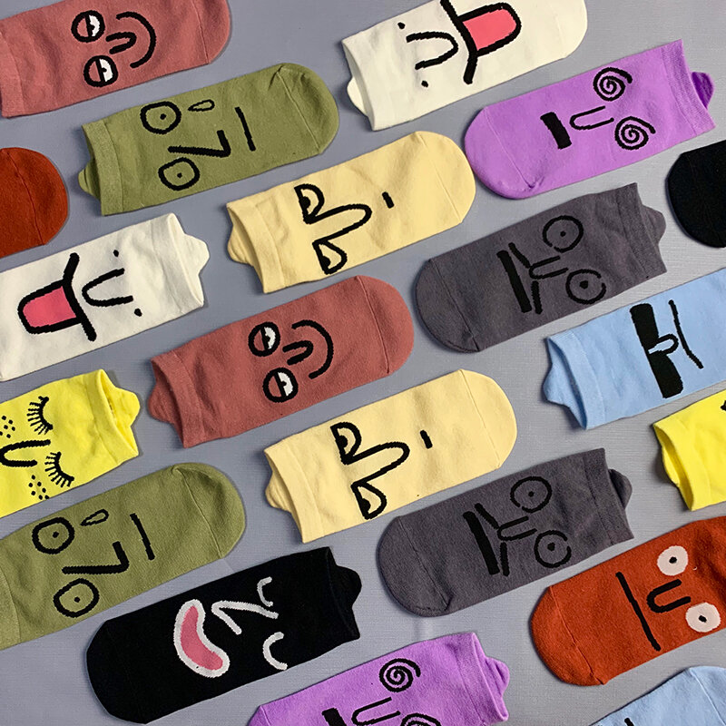 4 Paare Frauen Söckchen hochwertige lustige Cartoon Ausdruck Süßigkeiten Farbe Harajuku glückliche Frau bequeme lässige kurze Socken