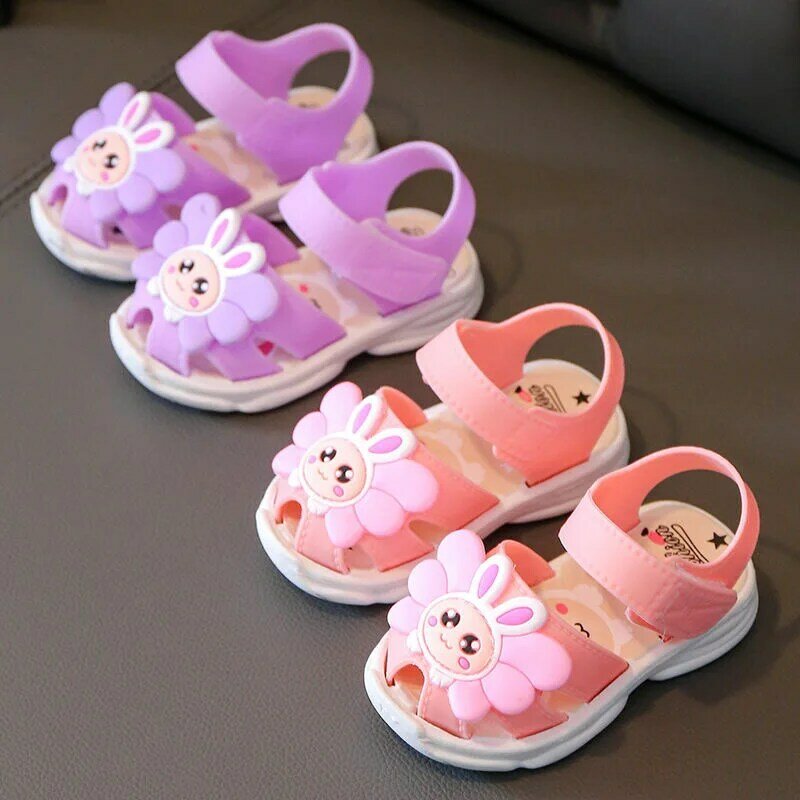 Bebê andando sapatos de verão para meninas sandálias e chinelos moda exterior não-deslizamento bonito do bebê menina pequena margarida chinelos das crianças