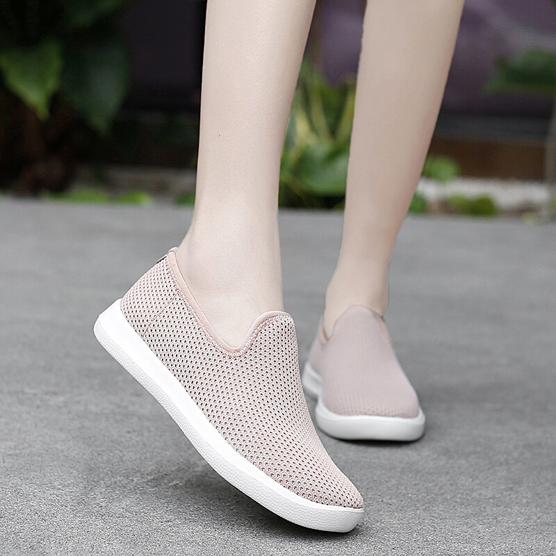 Women Walking Shoes Fitness Black Mesh Slip-On Light Loafer Summer Sports Outdoor Flats Breathable Sneakers Big Size 35-42