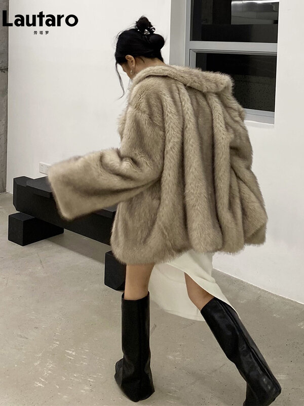 Lautaro jaket bulu palsu longgar kasual tebal hangat berbulu lembut wanita mewah kualitas tinggi berbulu jaket Mode Korea musim dingin