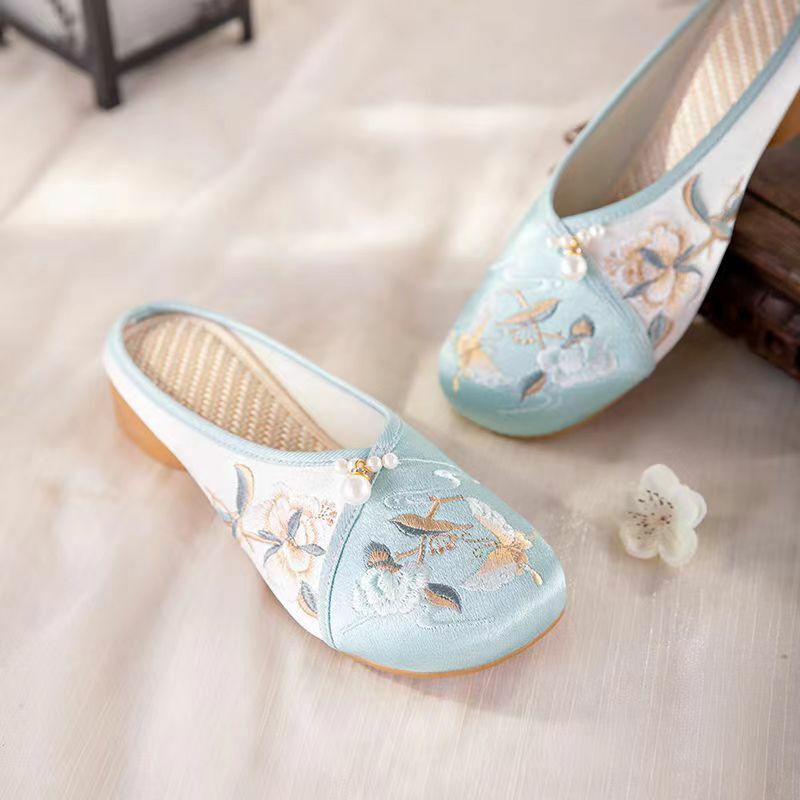 New Women's Summer Baotou Low Heel Embroidered Slippers Soft Sole Non Slip Satin Home Slippers Free Shipping Outdoor Slippers
