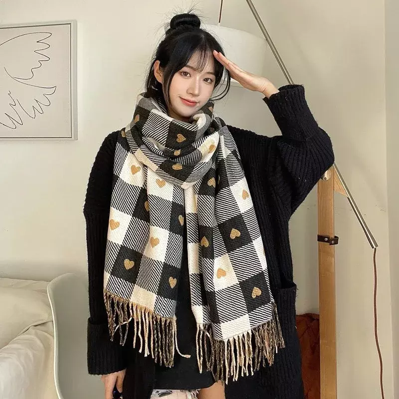 女性と男性のためのハートとカシミアのスカーフ,暖かく,厚いタッセル付きのチェック柄のスカーフ,韓国のファッションアクセサリー