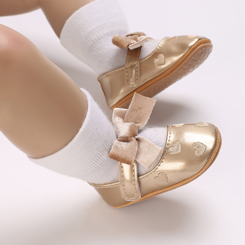 Sepatu mokasin lucu bayi perempuan 0-18 bulan, sepatu datar kulit PU sol lunak pita berbentuk hati, sepatu putri antiselip untuk bayi perempuan 0-18 bulan