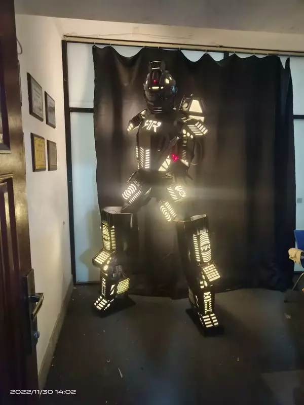 Pokaz impreza przebierana robotów Led luksusowe światło roboty pokazują zbroję