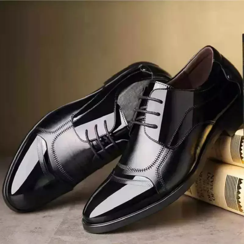 جديد الأحذية الجلدية الرجال الدانتيل يصل فستان رسمي الأحذية الفاخرة الأعمال أكسفورد الذكور مكتب فستان الزفاف الأحذية Mocassin أوم