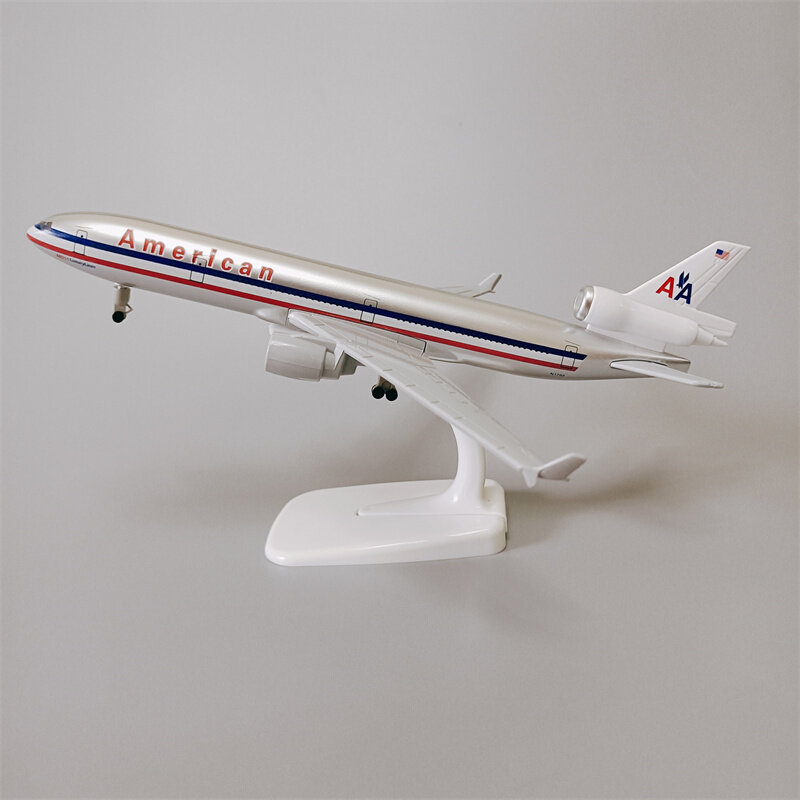 20cm USA American AA Airlines MD MD-11 Airways Diecast modello di aeroplano in lega di metallo aereo modello w ruote giocattoli per aerei