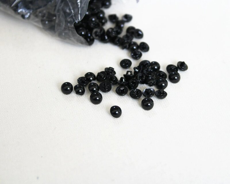 200 unids/lote de Ojos de botón negros pequeños de 4mm, 5mm, 6mm y 8mm, tornillos de mano para Opción de tamaño de muñeca diy