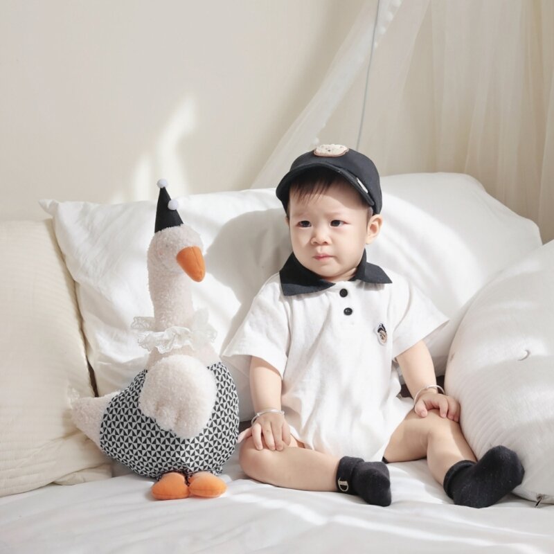 K5DD 2024 accesorios fotografía ganso dibujos animados para recién nacidos muñeco peluche con sombrero encantadores