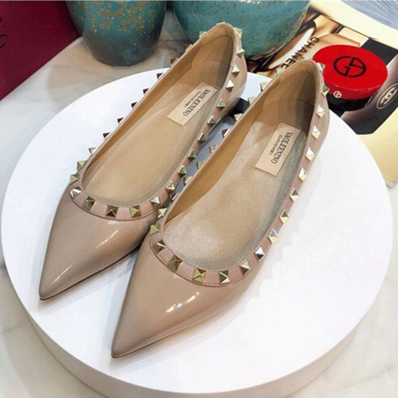 Marchio di lusso rivetto intersuola scarpe tacco in pelle a punta taglio superficiale fondo piatto scarpe da donna Versatile moda donna Pumps33-41