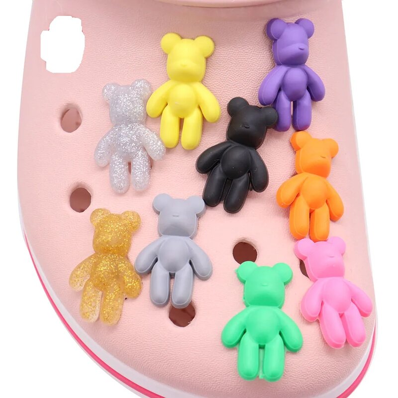 Breloques en PVC pour enfants, mélange de 50 pièces, sandales colorées en forme d'ours Kawaii, chaussures de décoration, accessoires, ornements de fête de noël