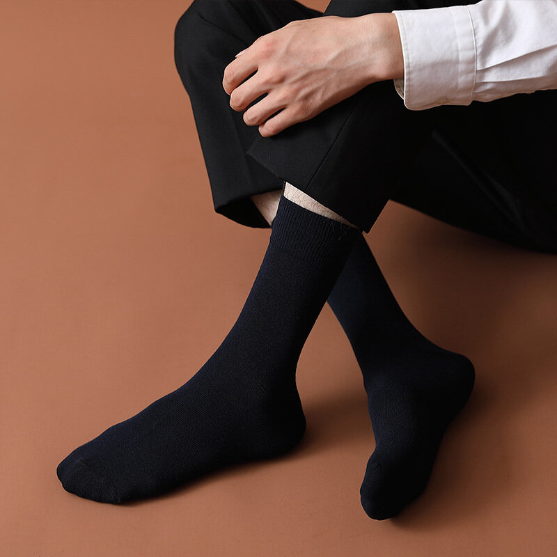 ใหม่ฤดูหนาวถุงเท้าผู้ชายถุงเท้าผ้าฝ้ายสำหรับชุดสีทึบสีขาวสีดำลึกสีเทาถุงเท้าสูง