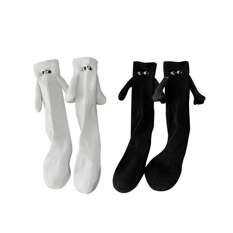 Chaussettes de couple en coton noir et blanc pour femmes, chaussettes de dessin animé, originales, tridimensionnelles, tendance, main, magnétique, automne, hiver