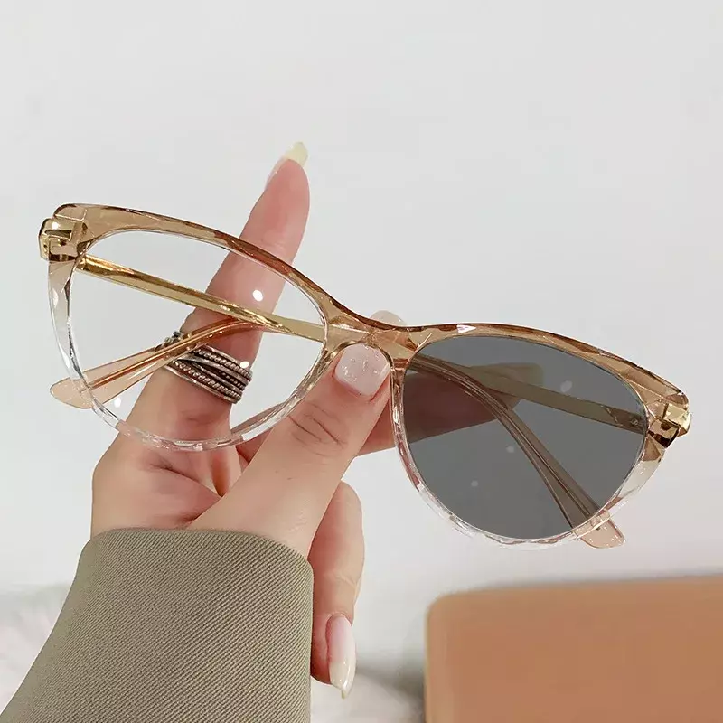 Moda Retro okulary fotochromowe blokujące niebieskie światło klasyczne okulary trójkątne kocie oko Vintage damskie okulary zmieniające kolor