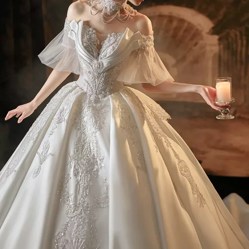 Vestido de casamento luxuoso cetim com decote bordado, vestido arco, mangas curtas, 2024